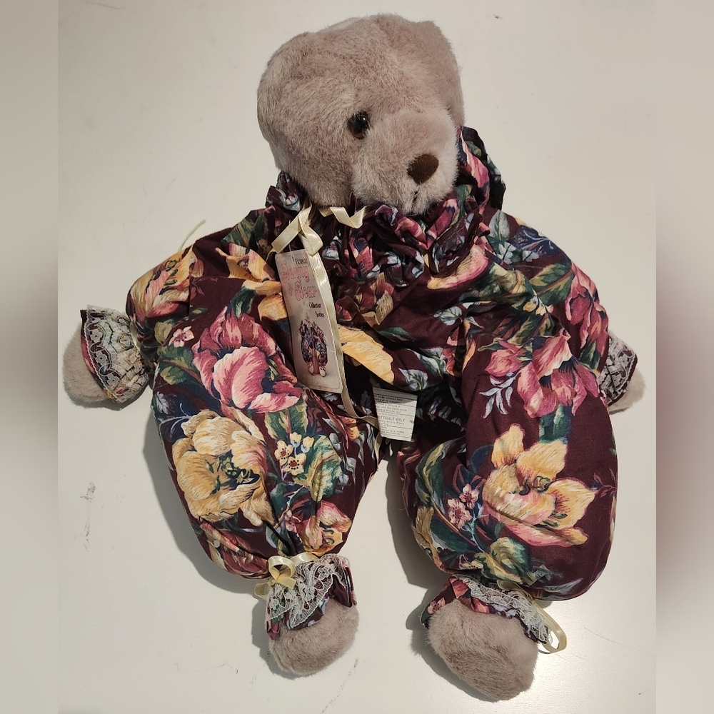 Vintage Victorian Bunny & Bear Collector Series.